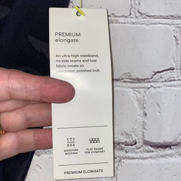 NWT All in Motion Camouflage Ultra High Rise 7/8 Leggings - Picture 6 of 7